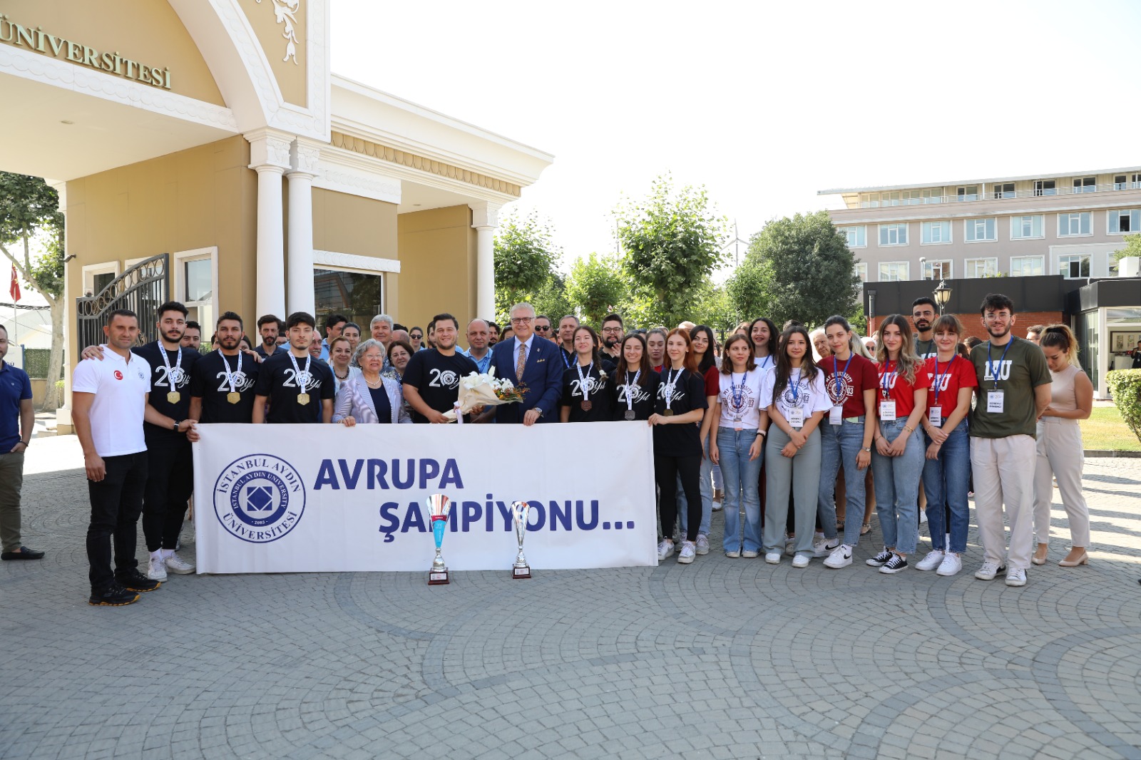 WELCOMING CEREMONY WAS ORGANIZED ON THE CAMPUS FOR IAU KARATE TEAM WHICH BECAME THE EUROPEAN CHAMPION Öne Çıkan Görsel